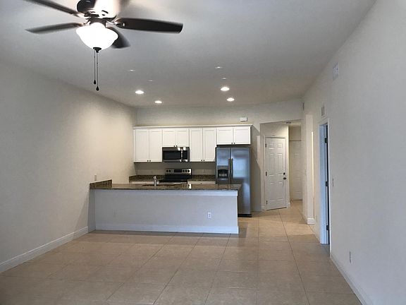 4th image of 509 SE 6th Ter