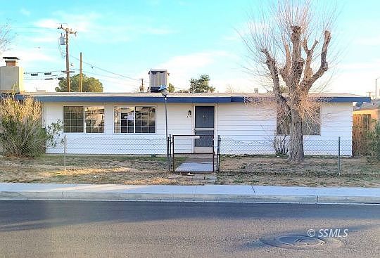 1st image of 439 W Reeves Ave