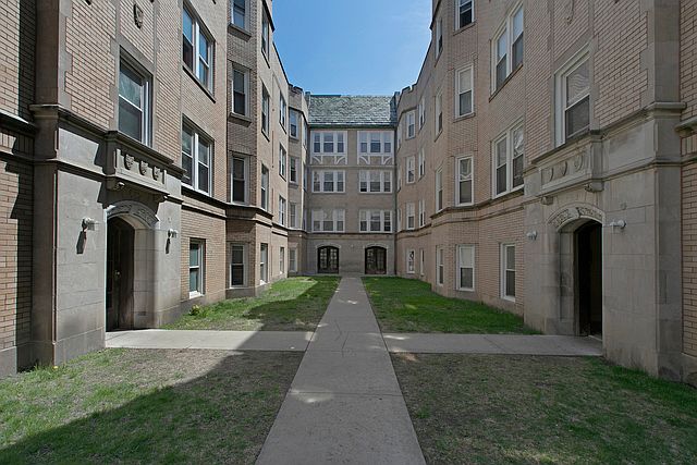 1st image of 6319 N Artesian Ave APT 2E