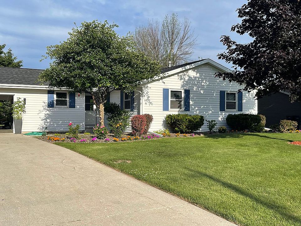 4017 N 50th St, Sheboygan, WI 53083 | Zillow