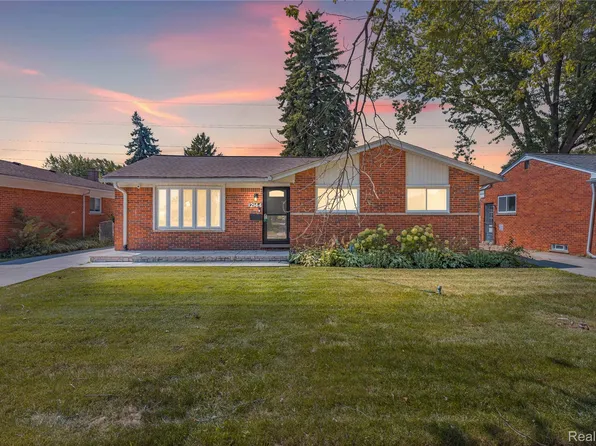 12144 Canterbury Dr, Warren, MI 48093