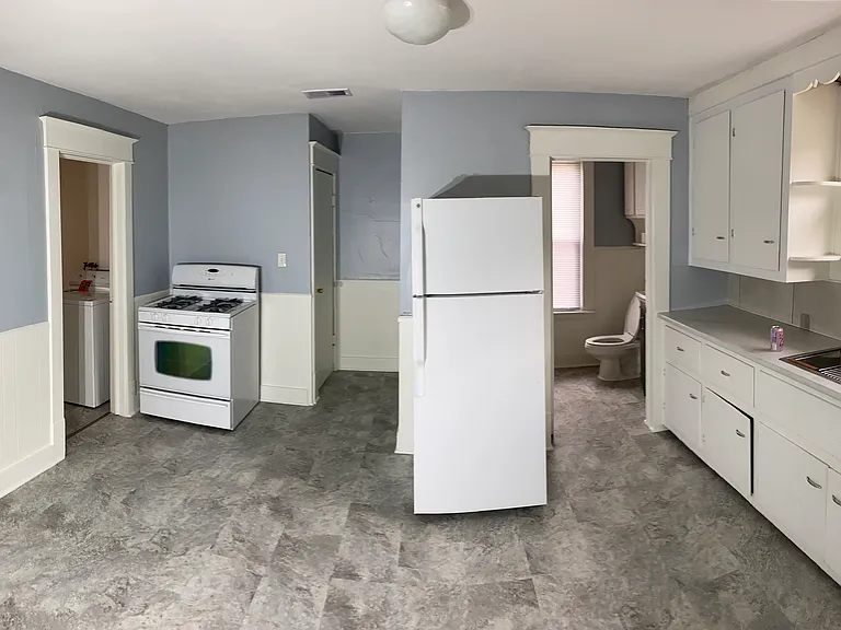 1017 Dayton St SW #2 — Photo 4