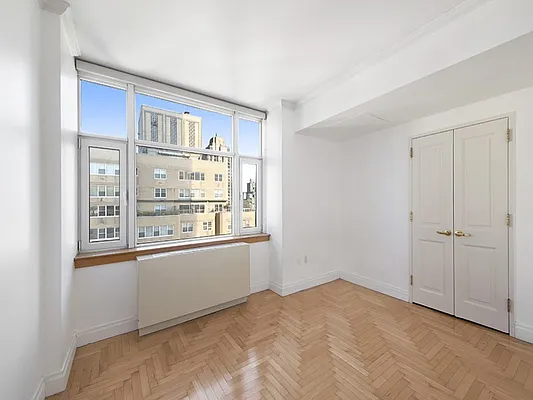 Rented by Sotheby's International Realty | media 10