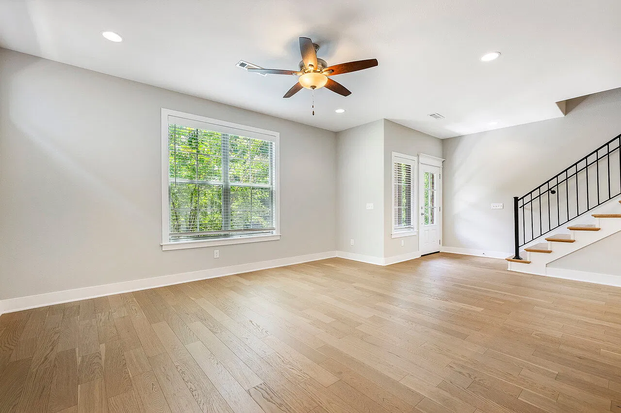 3 bed, 2.5 bath, 1729 sqft, $2,000 — Photo 4