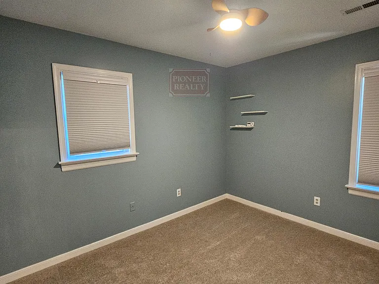 5305 Hill Dr — Photo 8