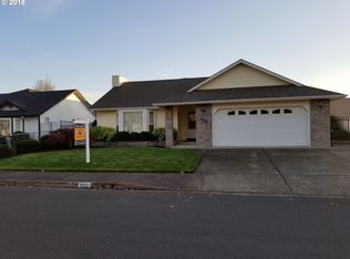 1957 Bonnie Ln, Springfield, OR 97477
