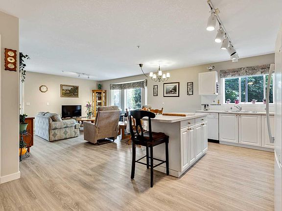 4th image of 2850 51st St SW #204