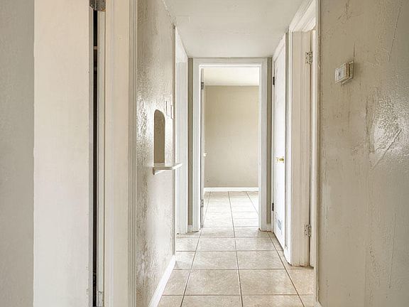 4th image of 8108 Newland Ct