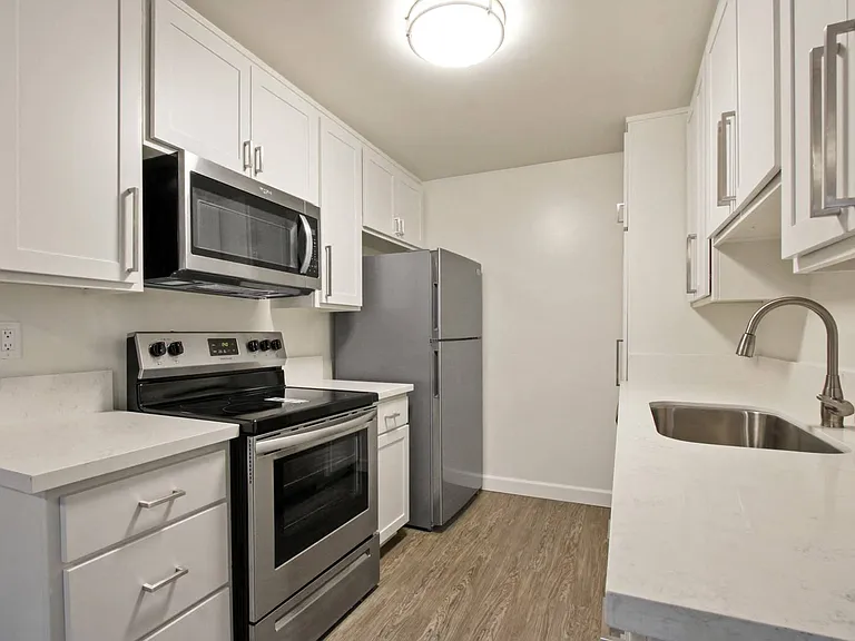 3749 McLaughlin Ave. — Photo 13