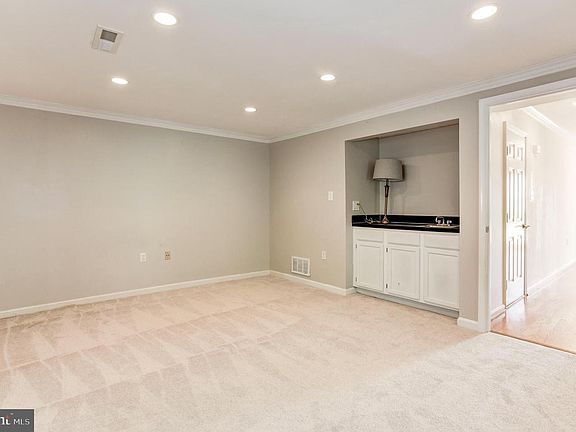 5th image of 9390 Tucker Woods Ct