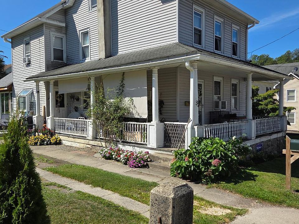 1st image of 32 Messinger St