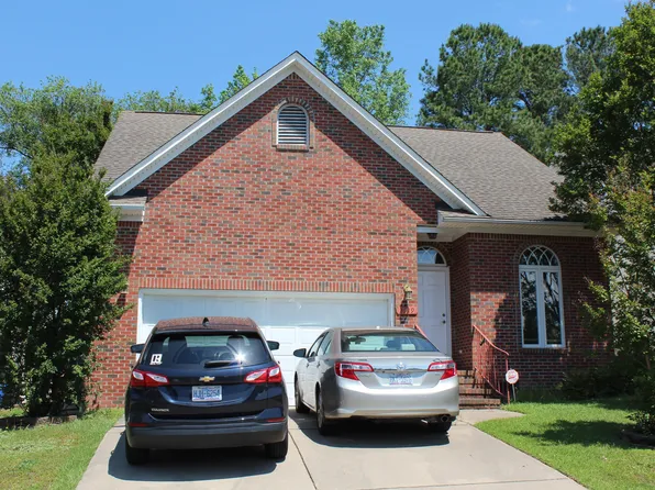 2919 Brookcrossing Dr, Fayetteville, NC 28306