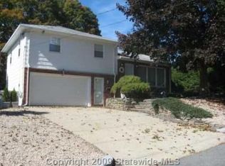 43 Farnum Ave, North Providence, RI 02911