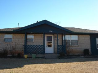 716 SW 3rd St, Moore, OK 73160