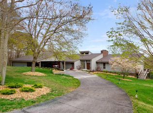 124 Charmont Dr, Radford, VA 24141