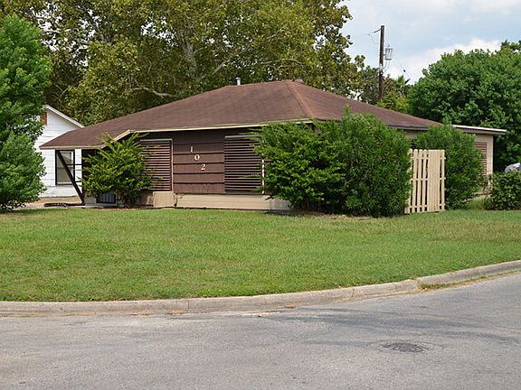 2nd image of 102 Charlotte Dr