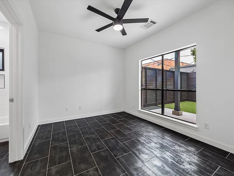 2510 Genesee St — Photo 30