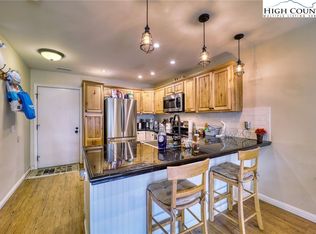 128 Zeb St APT A304, Boone, NC 28607