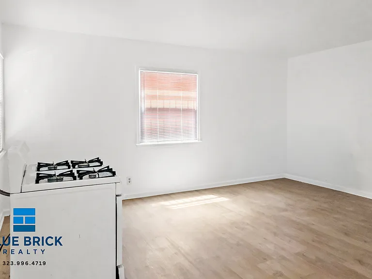 12805 Vanowen St #3 — Photo 5