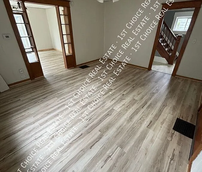 208 S Bingham St — Photo 2