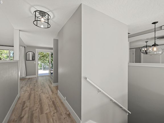 3rd image of 3823 Wilshire Ln