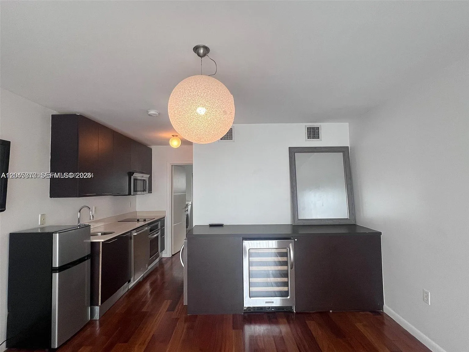 Etruria Condo — Photo 2