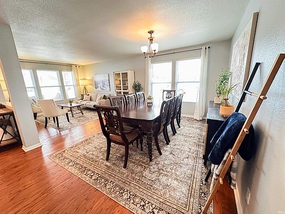 4th image of 329 Leatherwood Way
