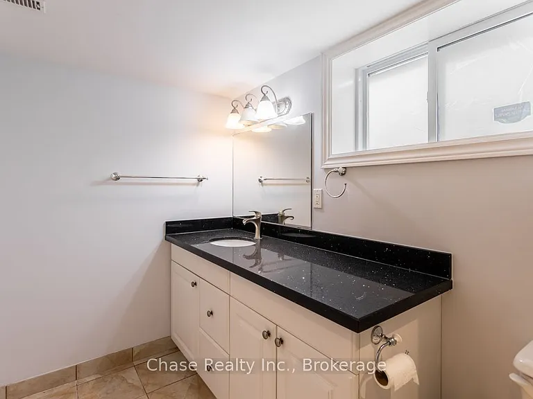 402 Guelph Line — Photo 22