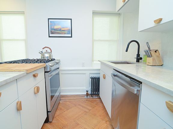 3rd image of 319 Fenimore St Floor 2