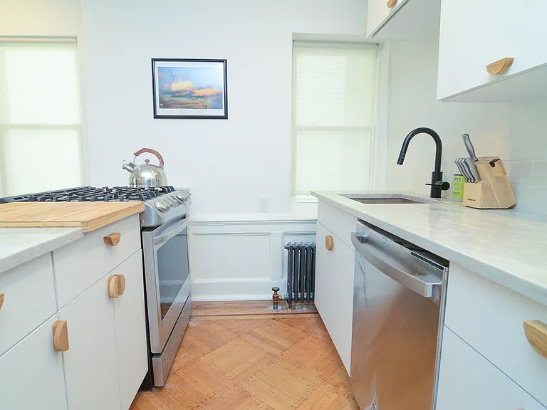 319 Fenimore St #2 — Photo 3