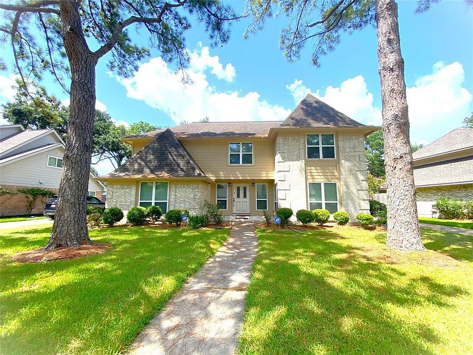 1st image of 15810 Knoll Lake Dr