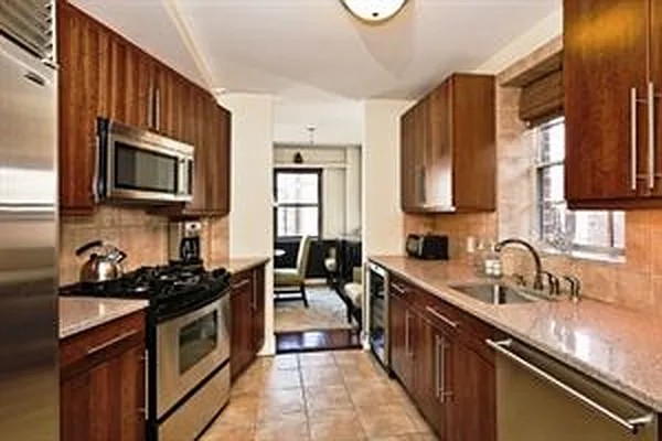 Sold by Douglas Elliman | media 22