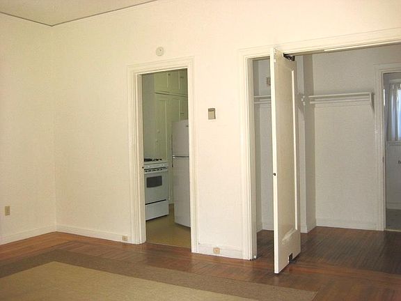 5th image of 803 Smalley Ave #1