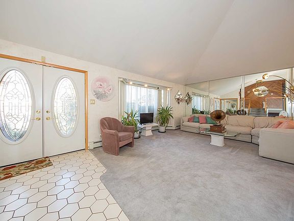 3rd image of 1158 Greenway Ct