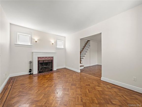 4th image of 26005 Kensington Pl