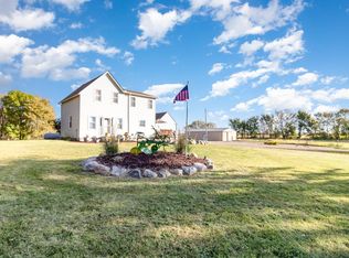 32420 224th St, Henderson, MN 56044