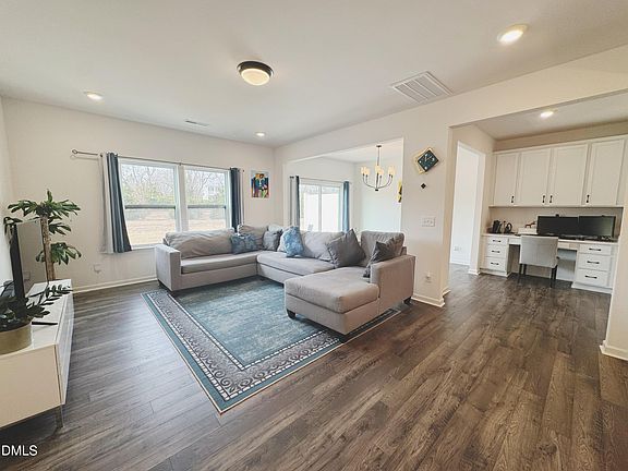 4th image of 106 Periwinkle Pl