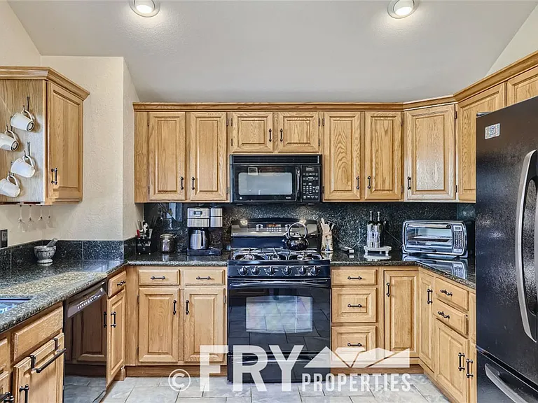 25875 Buffalo Ln — Photo 17
