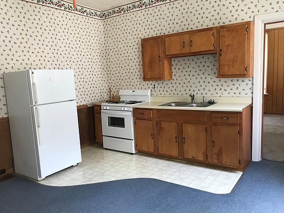3rd image of 3918 Regent Ave #2