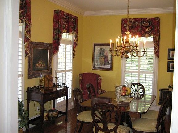 Formal dining room
