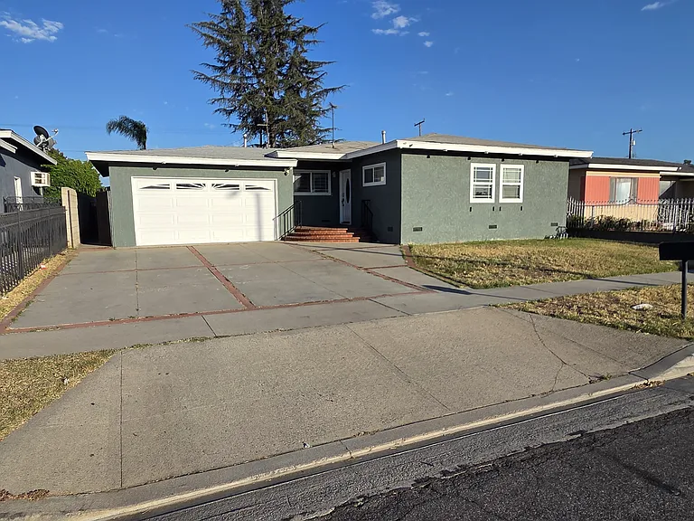 1618 N Hacienda Blvd — Photo 2