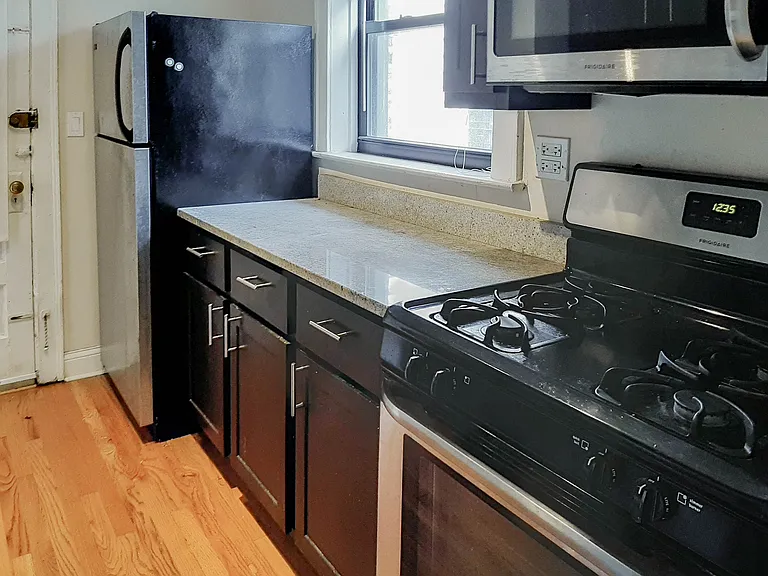4719 1/2 N Leavitt St #3 — Photo 8