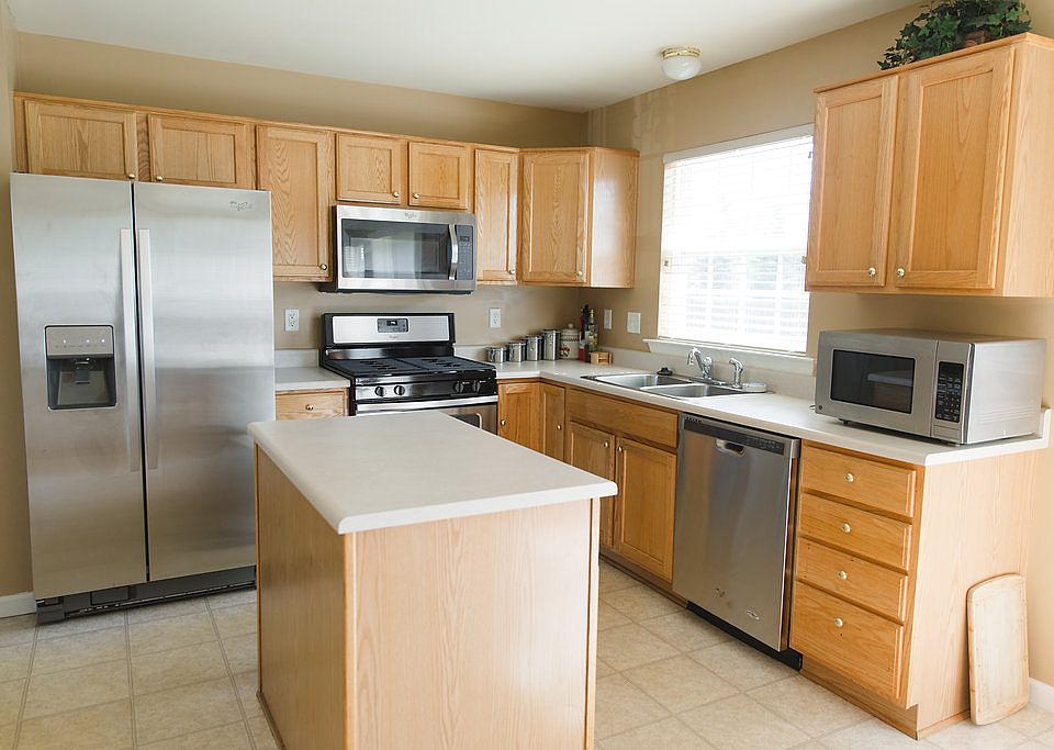 1st image of 38 Echowood Dr