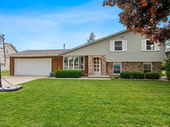 325 S 15th Ct, Sturgeon Bay, WI 54235