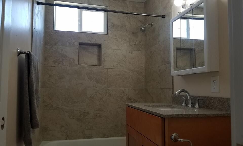 2nd image of 838 Magnolia Ave #840