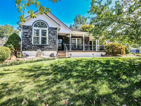 1402 Coyote St, Farmington, MO 63640