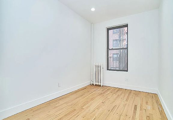 5th image of 229 E 53rd St APT 5R