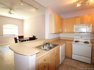 6001 SW 70th St APT 117, South Miami, FL 33143