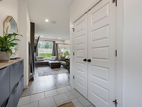 4th image of 22434 99a Ave NW