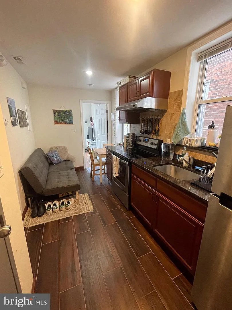 1 bed, 500 sqft, $1,050 — Photo 3